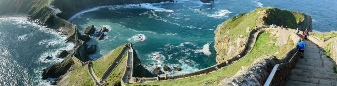 Vista panoramica isola gaztelugatxe.jpg