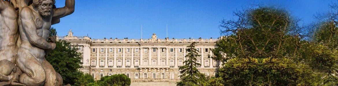Noleggio auto Madrid stazione ferroviaria Palacio Real