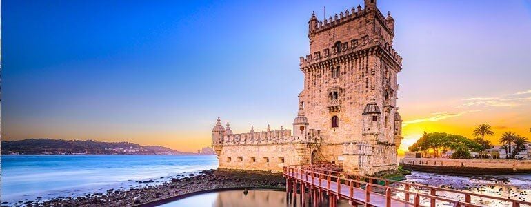 Viaggia a Lisbona, in Portogallo, con l'auto a noleggio con Centauro Rent a Car