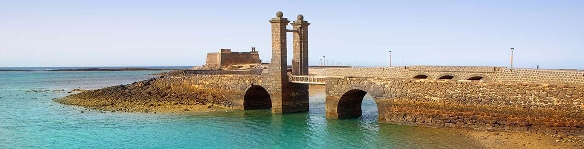 Château de San Gabriel Location de voitures à Lanzarote