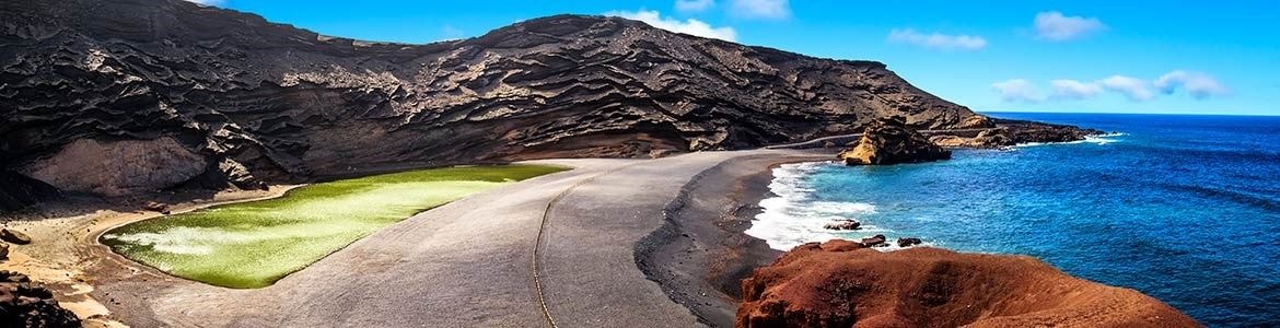 Charco de los clicos (Lagune verte), El Golfo, location de voitures à Lanzarote
