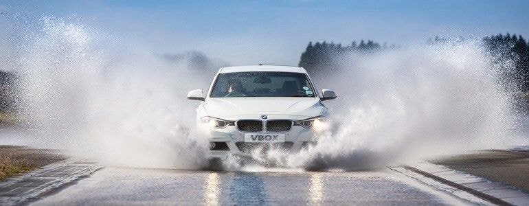 Tips to drive safely in rainy days.