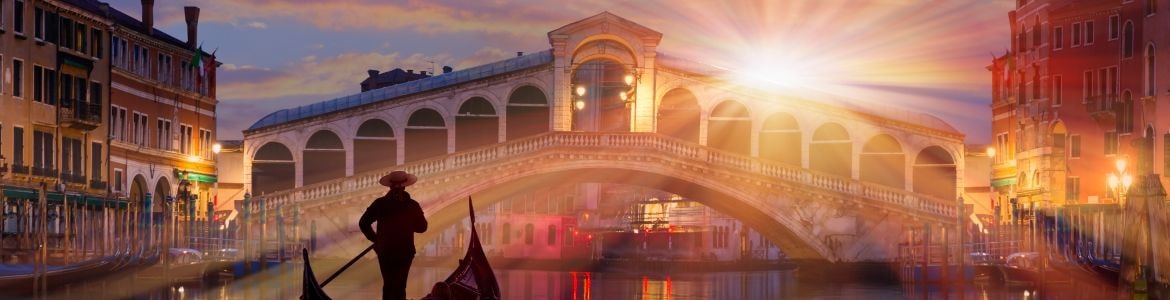 gôndola perto da Ponte Rialto em Veneza