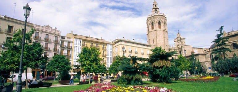 Visit Valencia in two days, hirea car