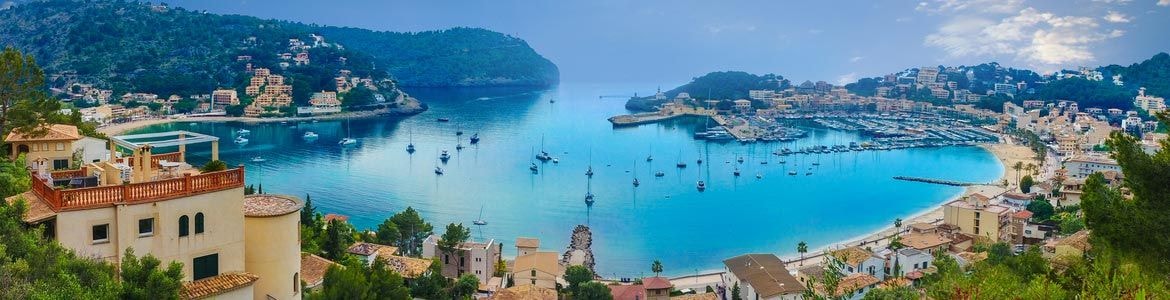 Panoramautsikt over havnen i Sóller i Palma de Mallorca